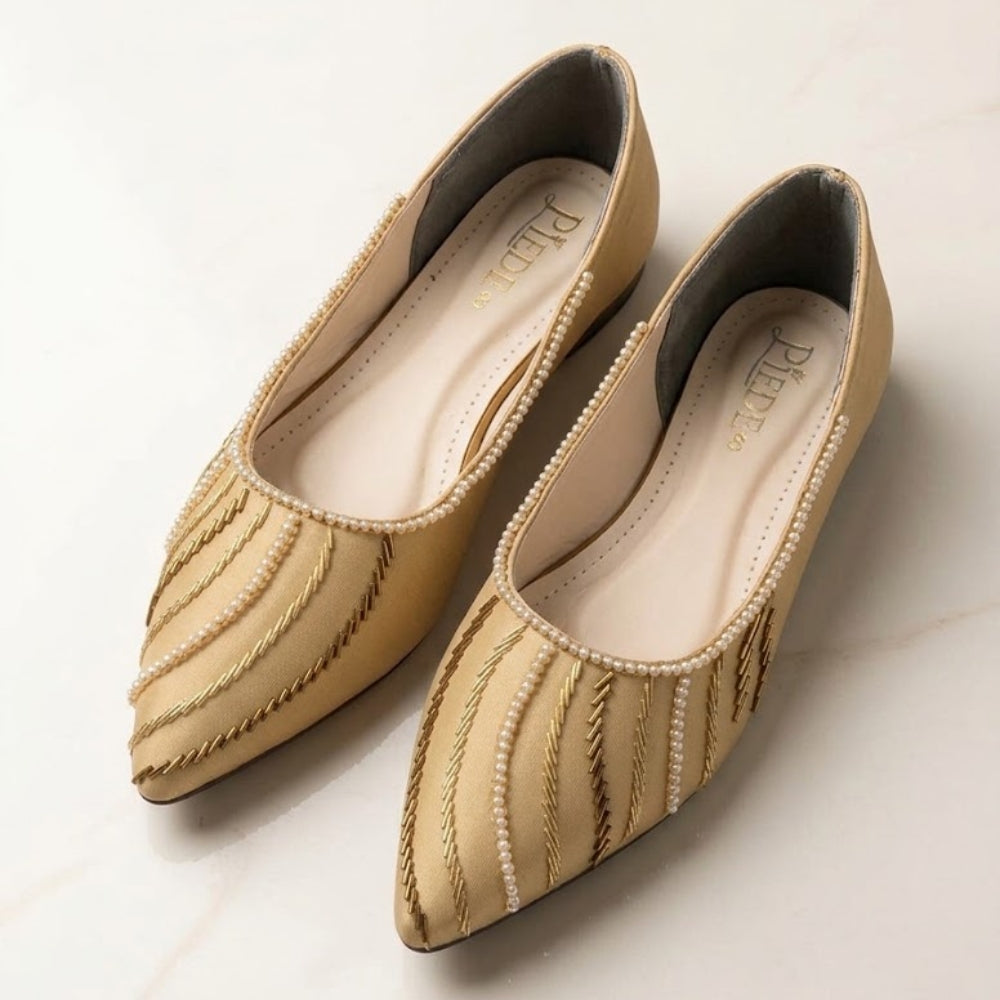 Cream Hand-Embroidered Pointed Pump