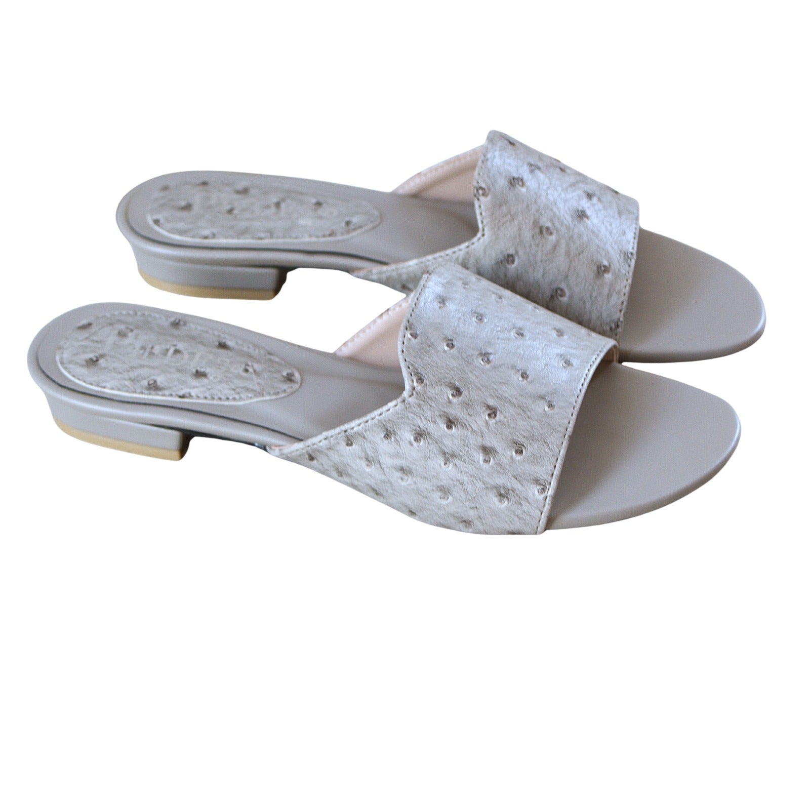 Cream Textured Flat